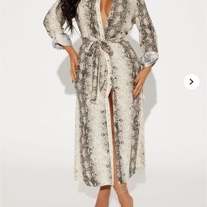Fashion Nova Snakeskin Print‎ Maxi Dress